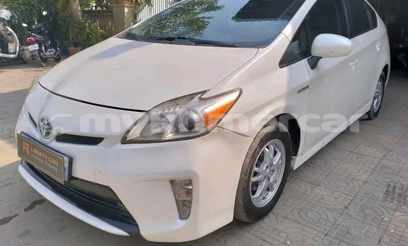 Buy Used Toyota Prius White Car in Kampot in Kampot Province Buy Used Toyota Prius White Car in Kampot in Kampot Province