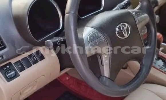 Buy Used Toyota Highlander White Car in Chbar Mon in Kampong Speu Province Buy Used Toyota Highlander White Car in Chbar Mon in Kampong Speu Province