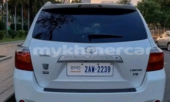Buy Used Toyota Highlander White Car in Chbar Mon in Kampong Speu Province Buy Used Toyota Highlander White Car in Chbar Mon in Kampong Speu Province