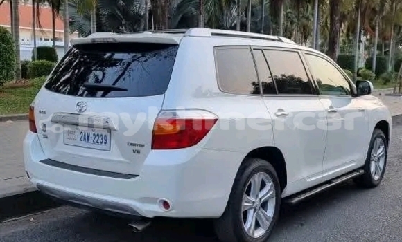 Buy Used Toyota Highlander White Car in Chbar Mon in Kampong Speu Province Buy Used Toyota Highlander White Car in Chbar Mon in Kampong Speu Province