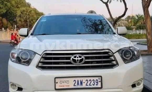 Buy Used Toyota Highlander White Car in Chbar Mon in Kampong Speu Province Buy Used Toyota Highlander White Car in Chbar Mon in Kampong Speu Province