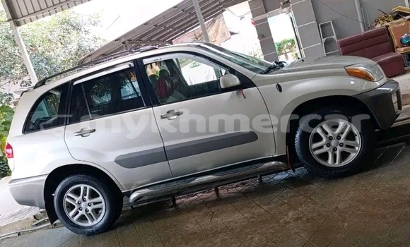 Buy Used Toyota RAV4 Other Car in Chbar Mon in Kampong Speu Province Buy Used Toyota RAV4 Other Car in Chbar Mon in Kampong Speu Province