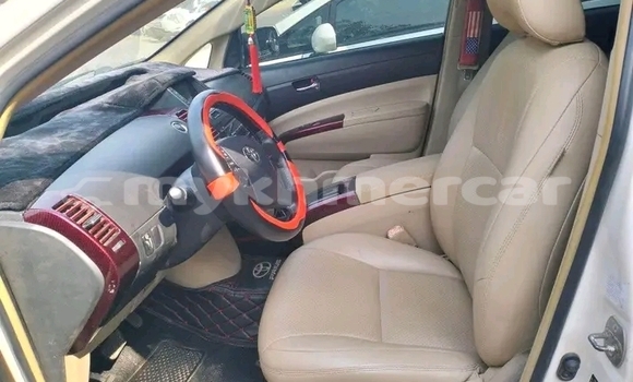 Buy Used Toyota Prius White Car in Cheom Ksan in Preah Vihear Province Buy Used Toyota Prius White Car in Cheom Ksan in Preah Vihear Province