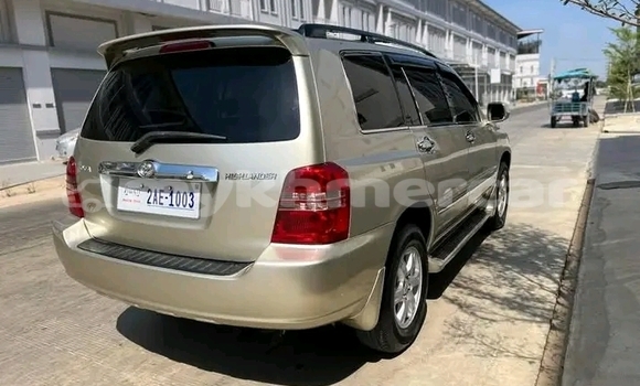 Buy Used Toyota Highlander Other Car in Chbar Mon in Kampong Speu Province Buy Used Toyota Highlander Other Car in Chbar Mon in Kampong Speu Province
