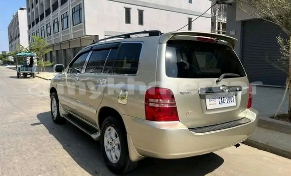Buy Used Toyota Highlander Other Car in Chbar Mon in Kampong Speu Province Buy Used Toyota Highlander Other Car in Chbar Mon in Kampong Speu Province