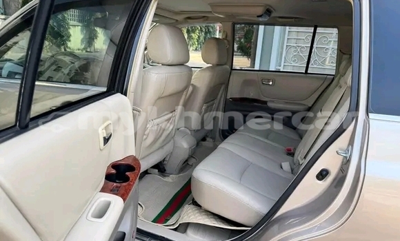 Buy Used Toyota Highlander Other Car in Chbar Mon in Kampong Speu Province Buy Used Toyota Highlander Other Car in Chbar Mon in Kampong Speu Province