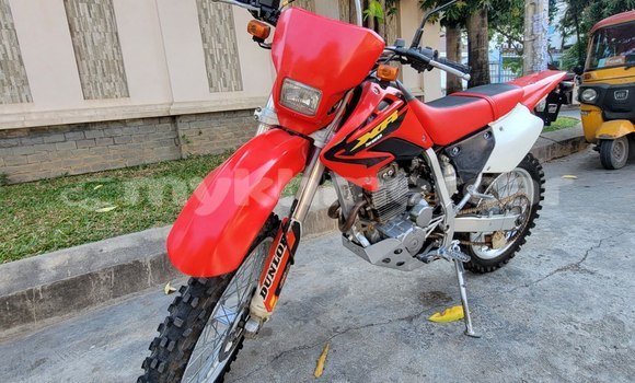 Buy Import Honda XR Red Bike in Phnom Penh in Phnom Penh Buy Import Honda XR Red Bike in Phnom Penh in Phnom Penh
