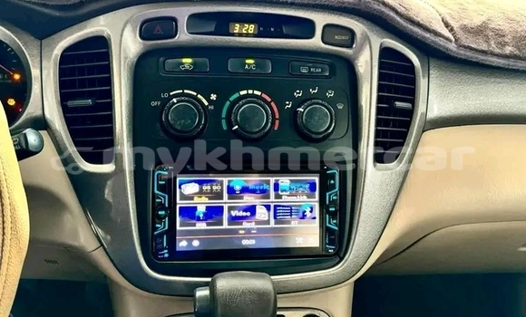 Buy Used Toyota Highlander White Car in Moung Ruessei in Battambang Province Buy Used Toyota Highlander White Car in Moung Ruessei in Battambang Province
