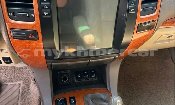 Buy Used Toyota Highlander White Car in Kratié in Kratié Province Buy Used Toyota Highlander White Car in Kratié in Kratié Province