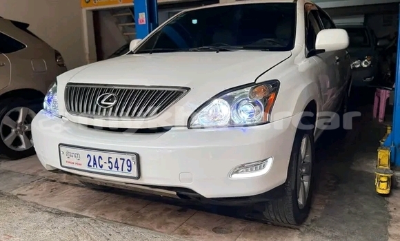 Buy Used Lexus RX 330 White Car in Neak Leung in Prey Veng Province Buy Used Lexus RX 330 White Car in Neak Leung in Prey Veng Province