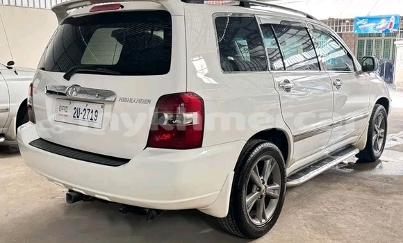 Buy Used Toyota Highlander White Car in Chbar Mon in Kampong Speu Province Buy Used Toyota Highlander White Car in Chbar Mon in Kampong Speu Province