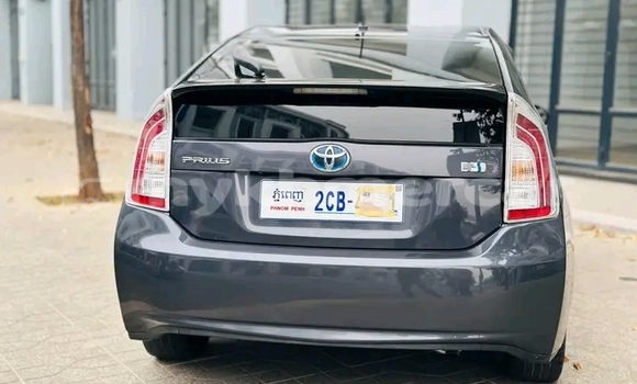 Buy Used Toyota Prius Black Car in Chbar Mon in Kampong Speu Province Buy Used Toyota Prius Black Car in Chbar Mon in Kampong Speu Province