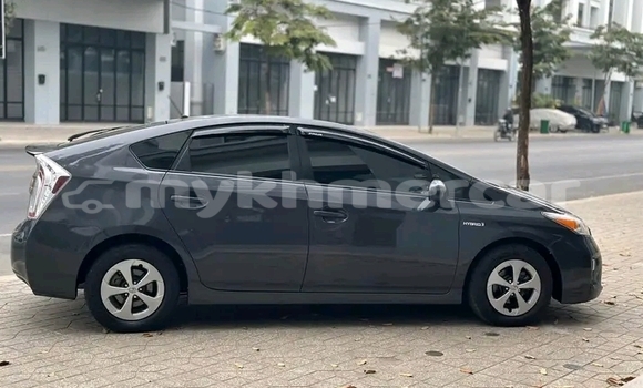 Buy Used Toyota Prius Black Car in Chbar Mon in Kampong Speu Province Buy Used Toyota Prius Black Car in Chbar Mon in Kampong Speu Province