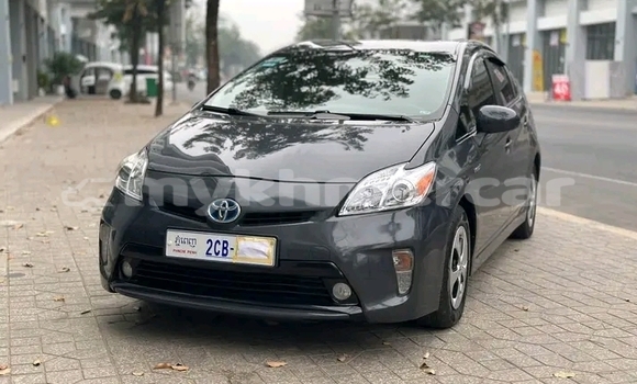 Buy Used Toyota Prius Black Car in Chbar Mon in Kampong Speu Province Buy Used Toyota Prius Black Car in Chbar Mon in Kampong Speu Province