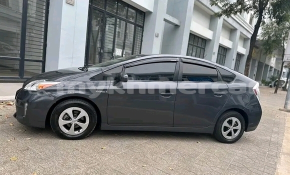 Buy Used Toyota Prius Black Car in Chbar Mon in Kampong Speu Province Buy Used Toyota Prius Black Car in Chbar Mon in Kampong Speu Province