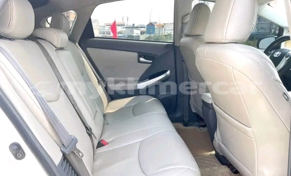 Buy Used Toyota Prius White Car in Chbar Mon in Kampong Speu Province Buy Used Toyota Prius White Car in Chbar Mon in Kampong Speu Province