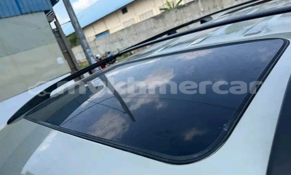 Buy Used Toyota Highlander White Car in Chbar Mon in Kampong Speu Province Buy Used Toyota Highlander White Car in Chbar Mon in Kampong Speu Province