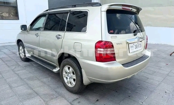 Buy Used Toyota Highlander White Car in Chbar Mon in Kampong Speu Province Buy Used Toyota Highlander White Car in Chbar Mon in Kampong Speu Province
