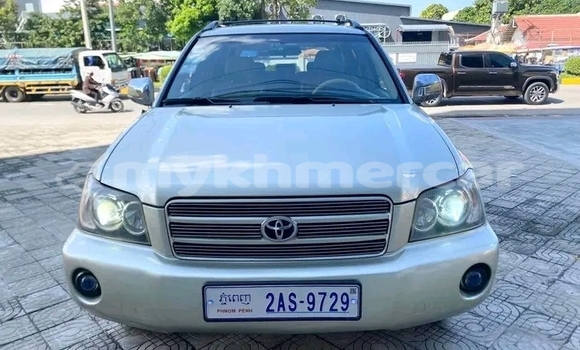 Buy Used Toyota Highlander White Car in Chbar Mon in Kampong Speu Province Buy Used Toyota Highlander White Car in Chbar Mon in Kampong Speu Province