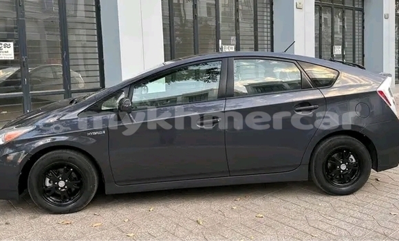 Buy Used Toyota Prius Black Car in Chbar Mon in Kampong Speu Province Buy Used Toyota Prius Black Car in Chbar Mon in Kampong Speu Province