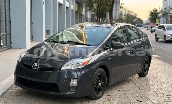 Buy Used Toyota Prius Black Car in Chbar Mon in Kampong Speu Province Buy Used Toyota Prius Black Car in Chbar Mon in Kampong Speu Province
