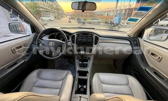 Buy Used Toyota Highlander Other Car in Chbar Mon in Kampong Speu Province Buy Used Toyota Highlander Other Car in Chbar Mon in Kampong Speu Province