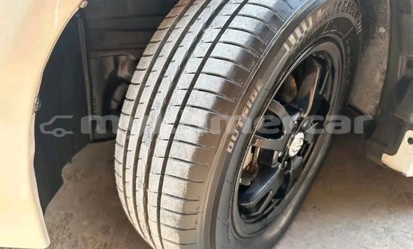 Buy Used Toyota Prius White Car in Cheom Ksan in Preah Vihear Province Buy Used Toyota Prius White Car in Cheom Ksan in Preah Vihear Province