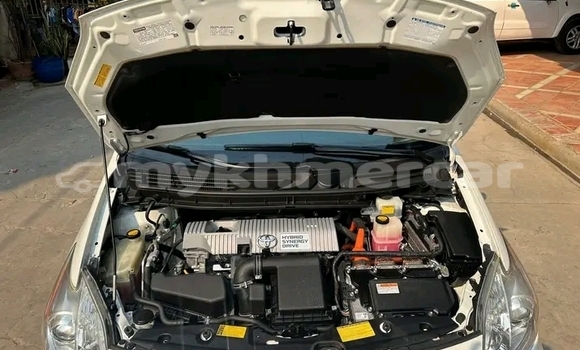 Buy Used Toyota Prius White Car in Cheom Ksan in Preah Vihear Province Buy Used Toyota Prius White Car in Cheom Ksan in Preah Vihear Province