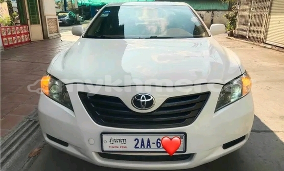 Buy Used Toyota Camry White Car in Chbar Mon in Kampong Speu Province Buy Used Toyota Camry White Car in Chbar Mon in Kampong Speu Province
