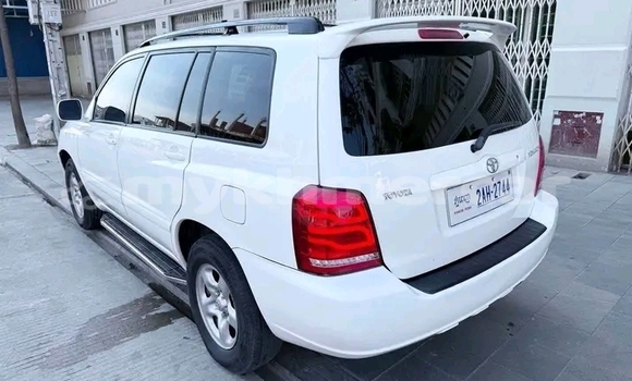 Buy Used Toyota Highlander White Car in Khemarak Phoumin in Koh Kong Province Buy Used Toyota Highlander White Car in Khemarak Phoumin in Koh Kong Province