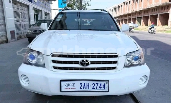 Buy Used Toyota Highlander White Car in Khemarak Phoumin in Koh Kong Province Buy Used Toyota Highlander White Car in Khemarak Phoumin in Koh Kong Province
