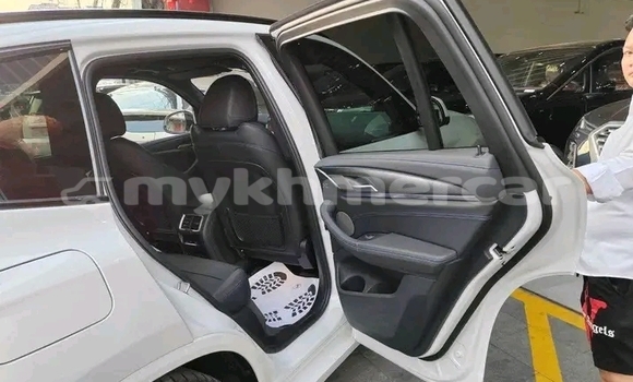 Buy Used BMW ix White Car in Khemarak Phoumin in Koh Kong Province Buy Used BMW ix White Car in Khemarak Phoumin in Koh Kong Province