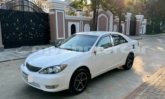 Buy Used Toyota Camry White Car in Chbar Mon in Kampong Speu Province Buy Used Toyota Camry White Car in Chbar Mon in Kampong Speu Province