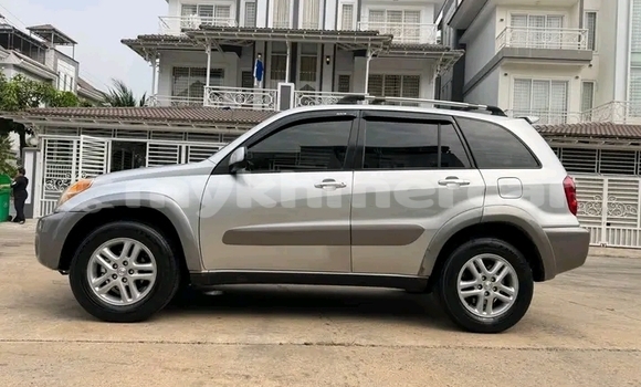 Buy Used Toyota RAV4 Other Car in Chbar Mon in Kampong Speu Province Buy Used Toyota RAV4 Other Car in Chbar Mon in Kampong Speu Province