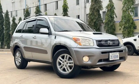 Buy Used Toyota RAV4 Other Car in Chbar Mon in Kampong Speu Province Buy Used Toyota RAV4 Other Car in Chbar Mon in Kampong Speu Province