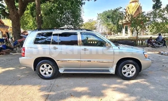 Buy Used Toyota Highlander Other Car in Chbar Mon in Kampong Speu Province Buy Used Toyota Highlander Other Car in Chbar Mon in Kampong Speu Province
