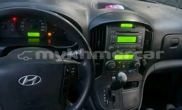 Buy Used Hyundai Starex White Car in Battambang in Battambang Province Buy Used Hyundai Starex White Car in Battambang in Battambang Province