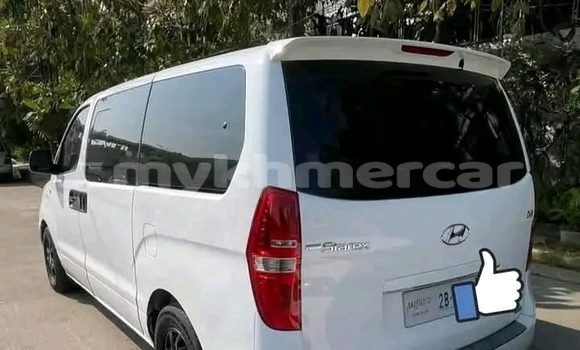 Buy Used Hyundai Starex White Car in Battambang in Battambang Province Buy Used Hyundai Starex White Car in Battambang in Battambang Province