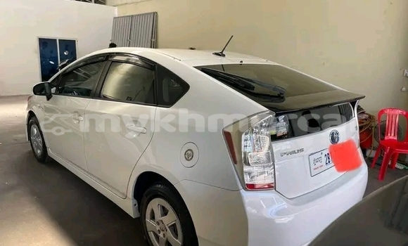Buy Used Toyota Prius White Car in Chbar Mon in Kampong Speu Province Buy Used Toyota Prius White Car in Chbar Mon in Kampong Speu Province