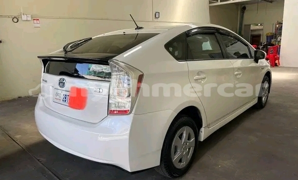 Buy Used Toyota Prius White Car in Chbar Mon in Kampong Speu Province Buy Used Toyota Prius White Car in Chbar Mon in Kampong Speu Province
