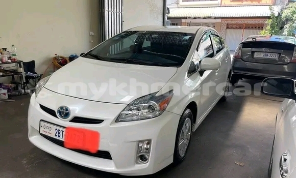 Buy Used Toyota Prius White Car in Chbar Mon in Kampong Speu Province Buy Used Toyota Prius White Car in Chbar Mon in Kampong Speu Province