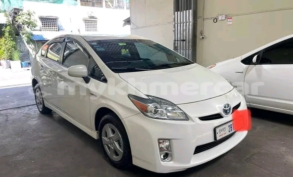 Buy Used Toyota Prius White Car in Chbar Mon in Kampong Speu Province Buy Used Toyota Prius White Car in Chbar Mon in Kampong Speu Province