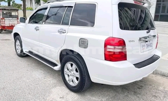 ទិញ បានប្រើ Toyota Highlander White ឡាន} ក្នុង Chbar Mon ក្នុង Kampong Speu Province ទិញ បានប្រើ Toyota Highlander White ឡាន} ក្នុង Chbar Mon ក្នុង Kampong Speu Province