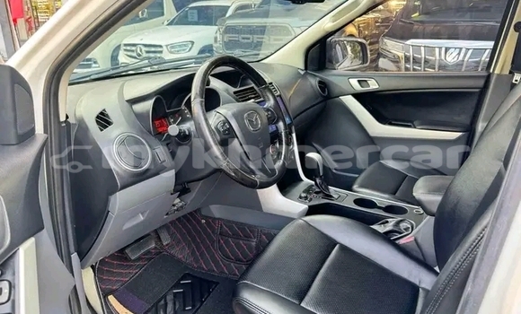 Buy Used Mazda BT-50 White Car in Prey Veng in Prey Veng Province Buy Used Mazda BT-50 White Car in Prey Veng in Prey Veng Province
