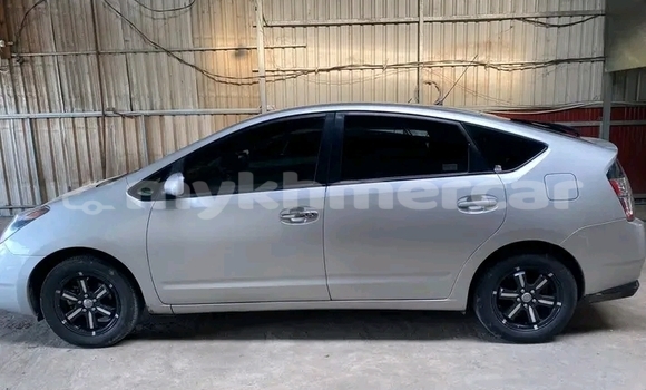 Buy Used Toyota Prius White Car in Chbar Mon in Kampong Speu Province Buy Used Toyota Prius White Car in Chbar Mon in Kampong Speu Province
