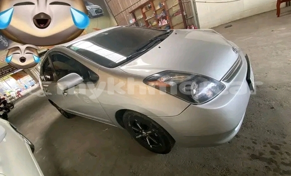 Buy Used Toyota Prius White Car in Chbar Mon in Kampong Speu Province Buy Used Toyota Prius White Car in Chbar Mon in Kampong Speu Province