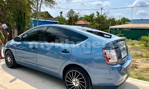 Buy Used Toyota Prius Blue Car in Chbar Mon in Kampong Speu Province Buy Used Toyota Prius Blue Car in Chbar Mon in Kampong Speu Province