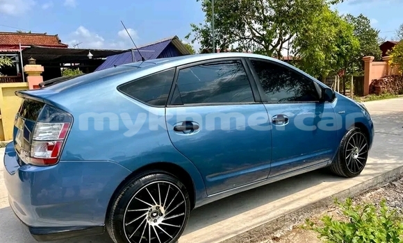 Buy Used Toyota Prius Blue Car in Chbar Mon in Kampong Speu Province Buy Used Toyota Prius Blue Car in Chbar Mon in Kampong Speu Province