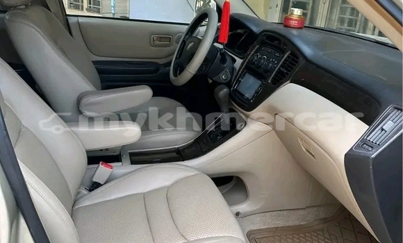 Buy Used Toyota Highlander Other Car in Chbar Mon in Kampong Speu Province Buy Used Toyota Highlander Other Car in Chbar Mon in Kampong Speu Province