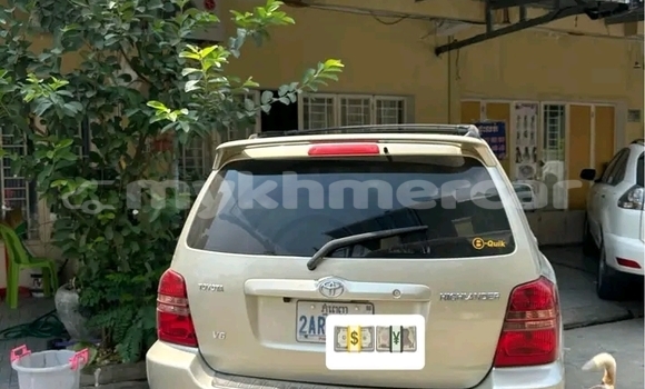 Buy Used Toyota Highlander Other Car in Chbar Mon in Kampong Speu Province Buy Used Toyota Highlander Other Car in Chbar Mon in Kampong Speu Province